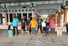 Sambut Ramadan, Warga Jombang Lakukan Aksi “GEBERMASJID”