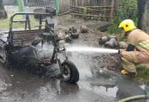 Motor Roda Tiga Angkut 45 Elpiji Hangus Terbakar