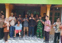 Momen Ramadan, Lansia dan Disabilitas di Wonosalam Terima Bantuan