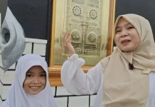 Asyiknya Ngabuburit Ramadan di Miniatur Kabah Kediri