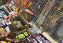 Momen Lebaran, Pedagang Musiman Petasan di Kediri Keluhkan Sepinya Pembeli