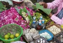 Lebaran 2026, Penjual Bunga Makam di Kediri Raup Keuntungan