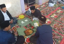 Tradisi ‘Dahar Berkat’ setelah Salat Id Masih Lestari