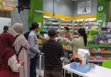 Apotek Ramai Pembeli Pasca Libur Idulfitri