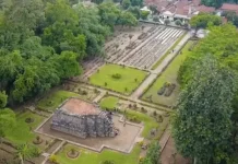 Daya Tarik Relief Sri Tanjung di Wisata Candi Surowono Kediri