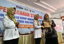 Dinkes Kota Kediri Ajak Ratusan Santriwati Ponpes Wali Barokah Cegah Stunting