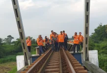 Jaga Keandalan Rel, KAI Daop 7 Sisir Jalur Kertosono–Blitar Pakai Lori Dresin
