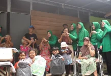 Tinjau Lansia di Gusdurian Pare, Ketua Persit Kodim 0809 Kediri Janji Penuhi Kebutu