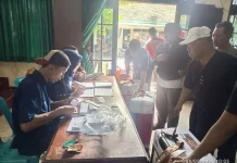Menjelang Keberangkatan, Jemaah Haji Jombang Kumpulkan Koper