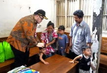 Perjuangan Nenek Sholihah Menarik Perhatian Mas Dhito