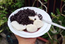 Jadah Ketan Hitam Menjadi Simbol Perekat Silaturahmi