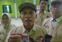 Tim Ketua Kloter Haji Kabupaten Kediri Imbau Jemaah Selalu Pakai ID Card