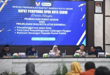 Rapat Paripurna, Wali Kota Kediri Beri Penjelasan Tiga Raperda