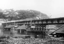 Jembatan Besi Pertama Jawa Masih Berdiri di Kediri.