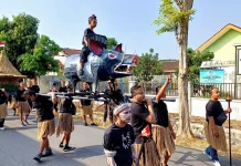 Peserta Manisrenggo Festival Pawai Budaya Usung Tema 'Pesta Babi'