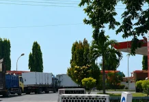 Pasokan Terbatas, Sopir Truk Keluhkan Kelangkaan Solar di Jombang