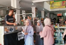 Musim Masuk Sekolah, Toko ATK di Kediri Diserbu Pembeli