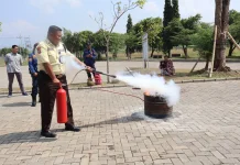 Libatkan Petugas Damkar, PSDKU UB Kediri Perkuat Kesiapsiagaan Kondisi Darurat