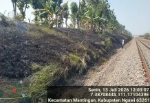 KAI Larang Warga Bakar Jerami di Dekat Jalur Kereta