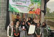 Bantu UMKM Naik Kelas, Mahasiswa Edukasi Warga Manfaatkan QRIS dan Google Maps