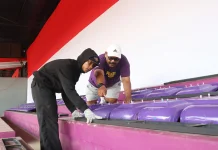 Ribuan Kursi Single Seat Mulai Dipasang di Stadion Brawijaya Kediri