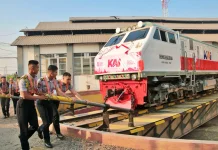 Semarak HUT ke-81 RI, Lokomotif KA Manja Dihias Nuansa Merah Putih