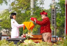 Antusias Warga Kediri Ikuti Upacara HUT ke-81 RI di Stadion Canda Bhirawa