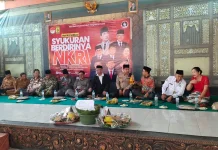 Peringati Hari Konstitusi, Warga Kediri Kirab Kebangsaan Situs nDalem Pojok