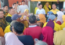 Masyarakat Antusias Ikuti Pembagian 550 Kemasan Telur Gratis