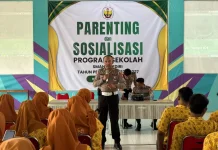 Hadapi Era AI, Petugas Bekali Pelajar Literasi Digital
