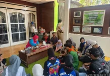 Eco-candle, Solusi Limbah Minyak Jelantah dari Komunitas 3R Kediri