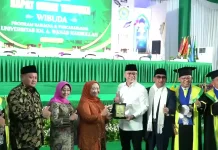Menko Pangan Zulkifli Hasan Bakar Semangat Wisudawan UNWHA Jombang