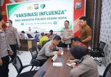 Jaga Kebugaran Anggota, Personel Polres Kediri Kota Terima Vaksinasi Influenza