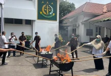 Kejari Kota Kediri Musnahkan 254 Gram Sabu dan 19.474 Pil Dobel L