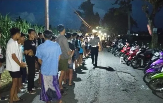 Petugas Bubarkan Aksi Balap Liar Kalangan Remaja di Plosoklaten