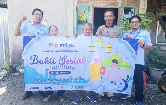 RRI Kediri Salurkan Bansos Ramadan 1447 H di Rumah Lansia Gusdurian Pare
