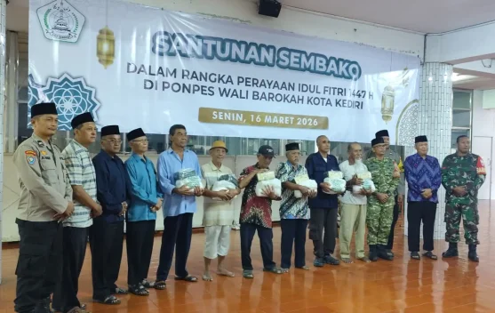 Pererat Silaturahmi, Ponpes Wali Barokah Berbagi 750 Sembako untuk Kaum Dhuafa