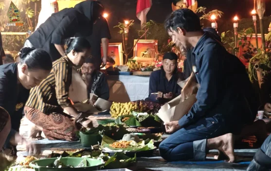 Warga Kediri Gelar Tradisi Metri Hyang Bagawanta Bhari