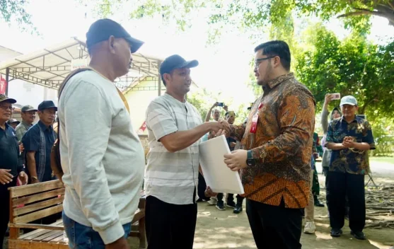 Bupati Kediri Bantu Benih Jagung dan Traktor Wujudkan Ketahanan Pangan