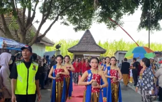 Ribuan Masyarakat Memadati Peringatan 1 Suro di Petilasan Sri Aji Jayabaya
