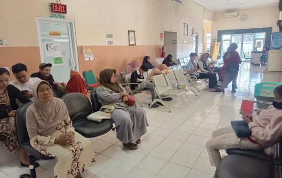 Musim Kemarau, Kasus ISPA di Pare Meningkat hingga 80 Persen