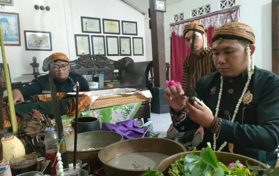 Jamasan Pusaka Bung Karno, Menjaga Sejarah dan Ingatan untuk Generasi Muda