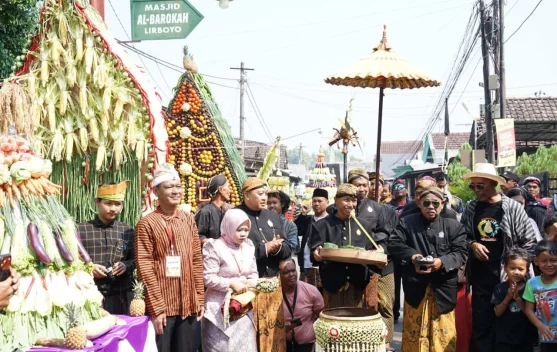 Kirab Siti Inggil, Menjaga Tradisi dan Satukan Doa Warga Lirboyo