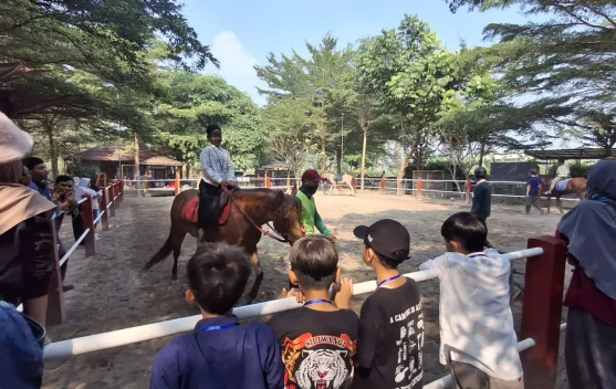 Liburan Sekolah Bermakna, Siswa SD Belajar Berkuda dan Memanah