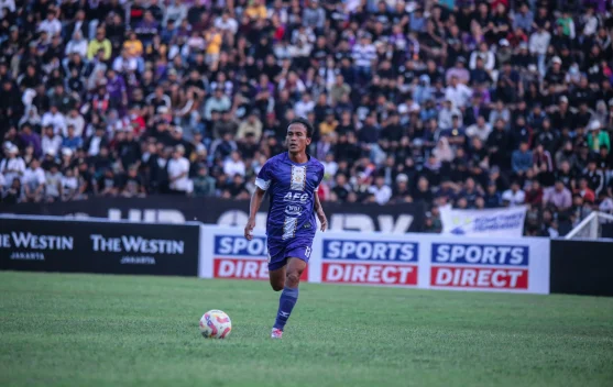 Persik Kediri Ucapkan Salam Perpisahan dengan Faris Aditama