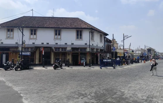 Harapan Lima Generasi di Balik Dinding Tua Jl Stasiun Kota Kediri