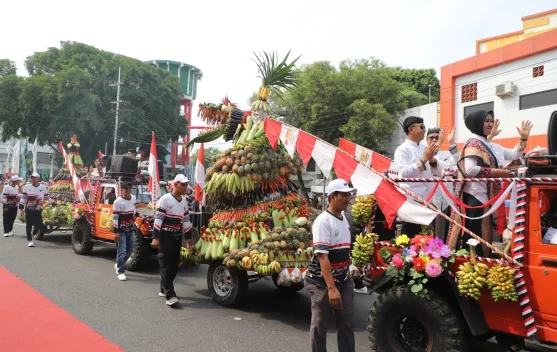 Sebanyak 69 Armada Ramaikan Karnaval Hasil Bumi di Jombang