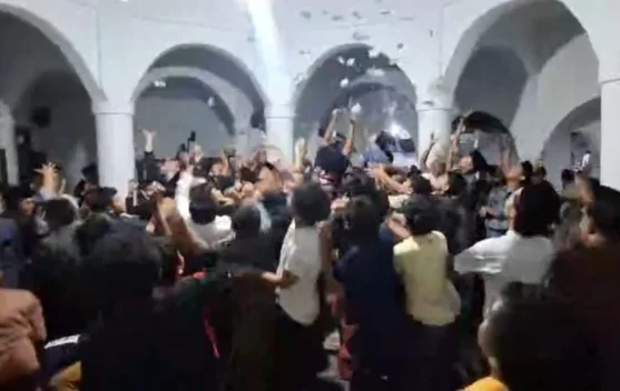 Sebar Koin Malam Maulid, Lestarikan Tradisi 118 Tahun