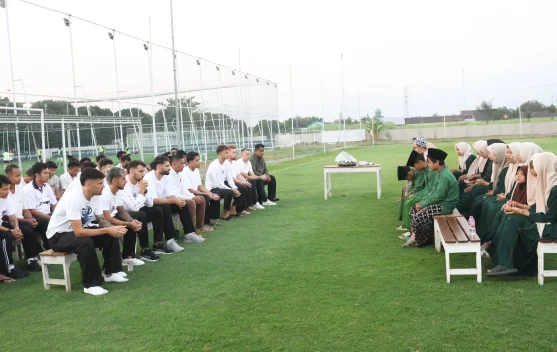Sambut Super League, Persik Kediri Rajut Kebersamaan dengan Anak Yatim