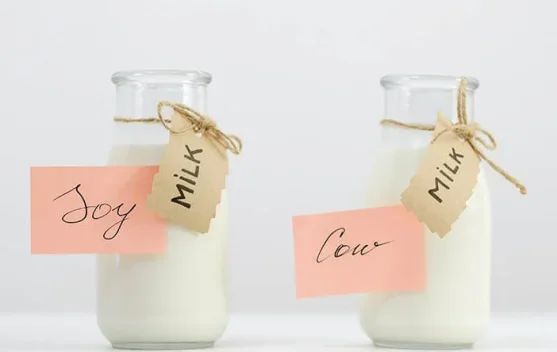 Ini Dia Beda Nutrisi Susu Soya dengan Susu Sapi
